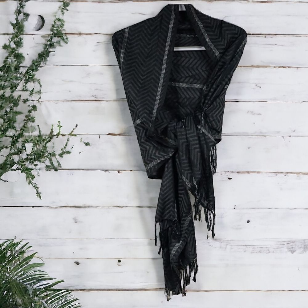 PASHMIRE Scarf Shawl 68" Long Black Chevron Silver Metallic Tassels lightweight
